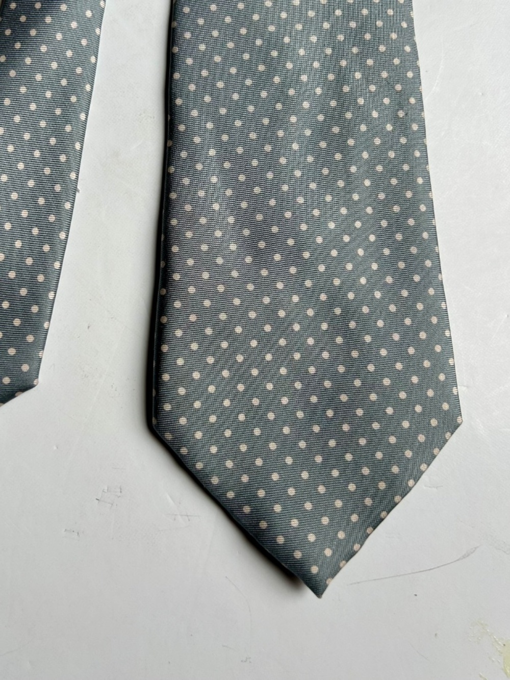 Selfridges London  grey, pink dotted all Silk Tie made in Italy 🇮🇹